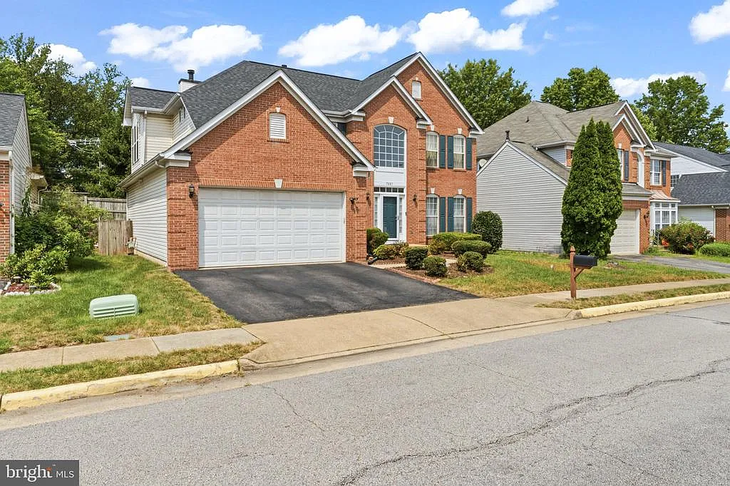 4 bed, 3.5 bath, 2662 sqft, $4,000 — Photo 2