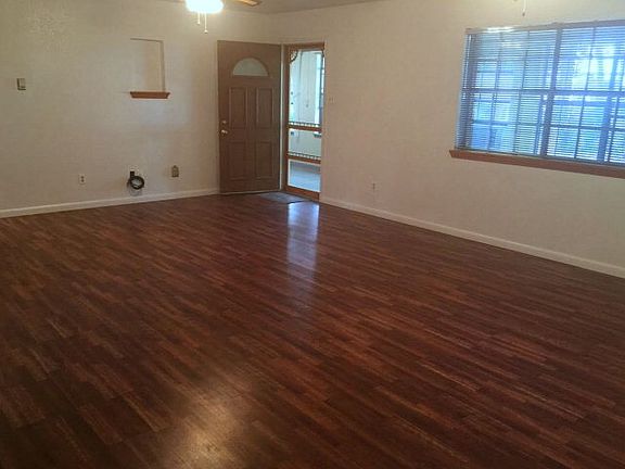 4th image of 39 Chaparral Dr