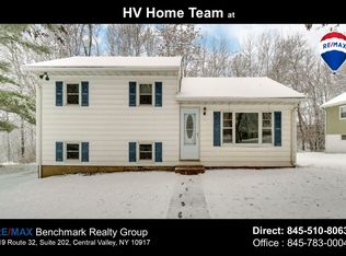 12 Ridgeview Dr, Newburgh, NY 12550