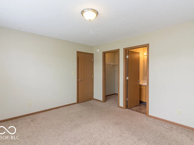5810 Rolling Bluff Ln — Photo 9