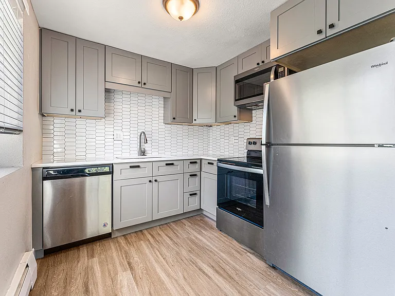 1302 Milwaukee St — Photo 3