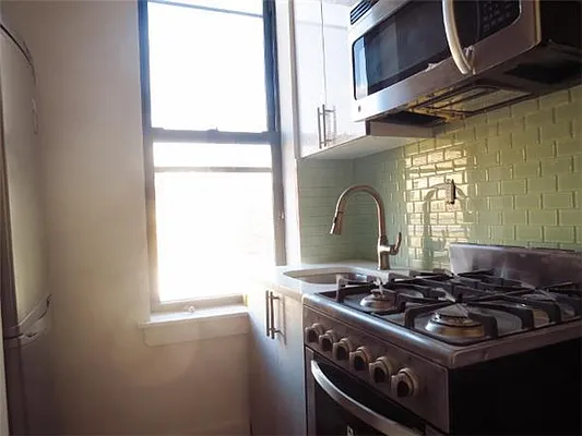 Rented by I & I New York | media 23