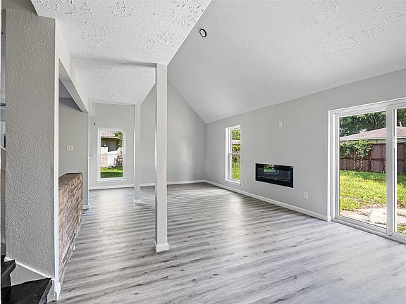2nd image of 10146 Valley Club Dr