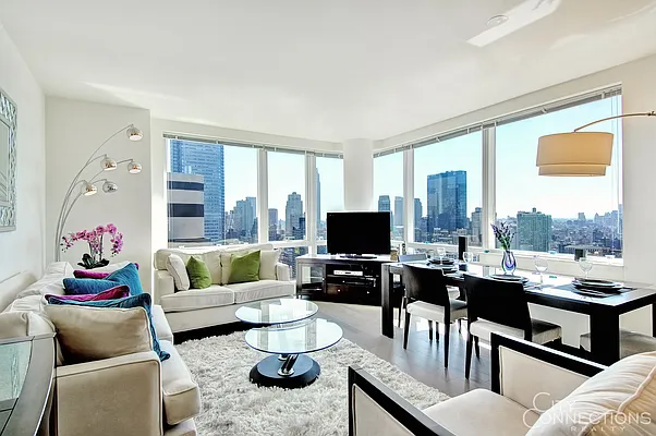 Rented by City Connections Realty | media 23