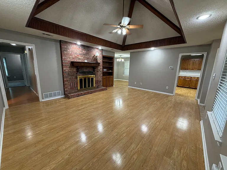 1805 Dunn St — Photo 3