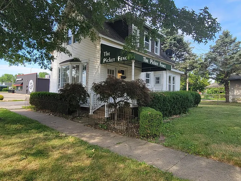 109 S 9th St — Photo 8