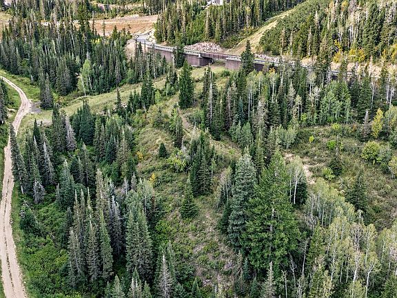 3rd image of 159 White Pine Canyon Rd