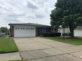 11242 Glenis Dr, Sterling Heights, MI