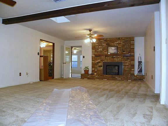 2nd image of 108 Heights Park Dr