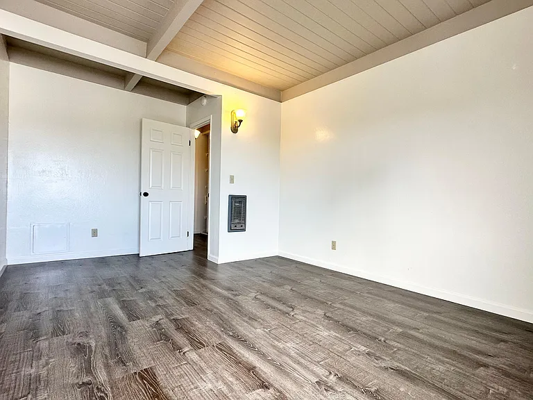 2100 Red Rose Way #P — Photo 12