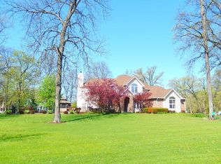 27603 Gerry Ln, Sycamore, IL 60178