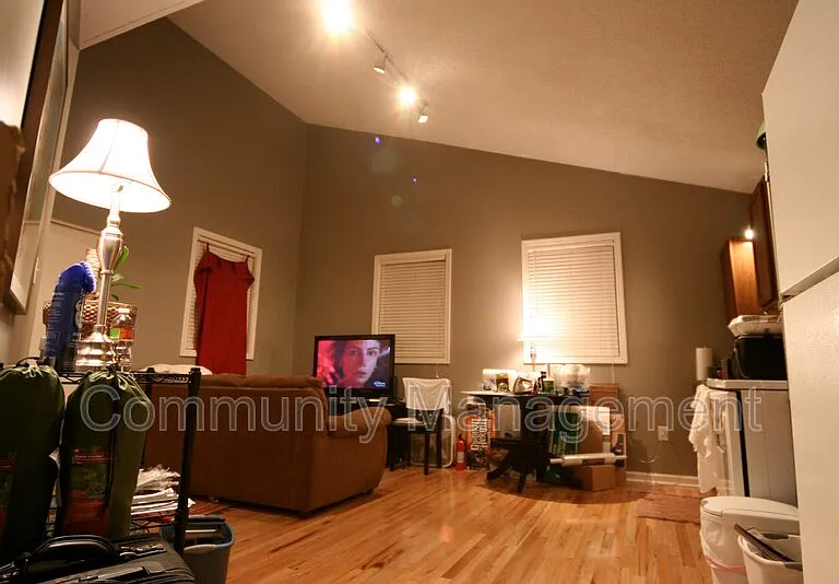 629 Park Blvd — Photo 2