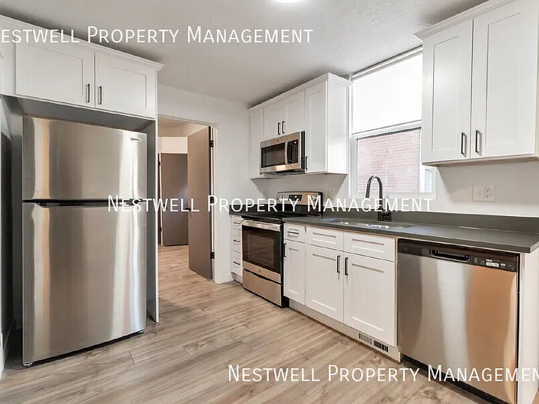 1046 W Euclid Ave — Photo 3