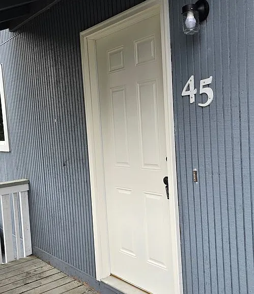 41 Page Rd — Photo 2