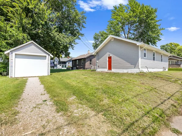 603 E 7 1/2 St N, Newton, IA 50208