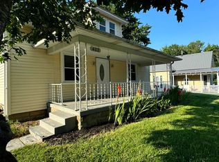 402 E Main St, Ladoga, IN 47954