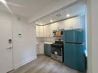 45 West 81st Street, #14R