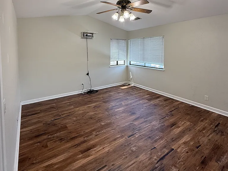 520 Lupine Cir — Photo 12