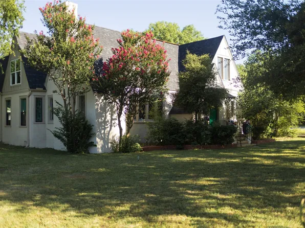 310 Hickory St, Hico, TX 76457
