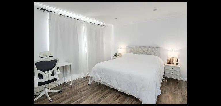 6624 Mammoth Ave — Photo 2