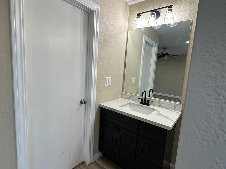 704 Windward Ct — Photo 18