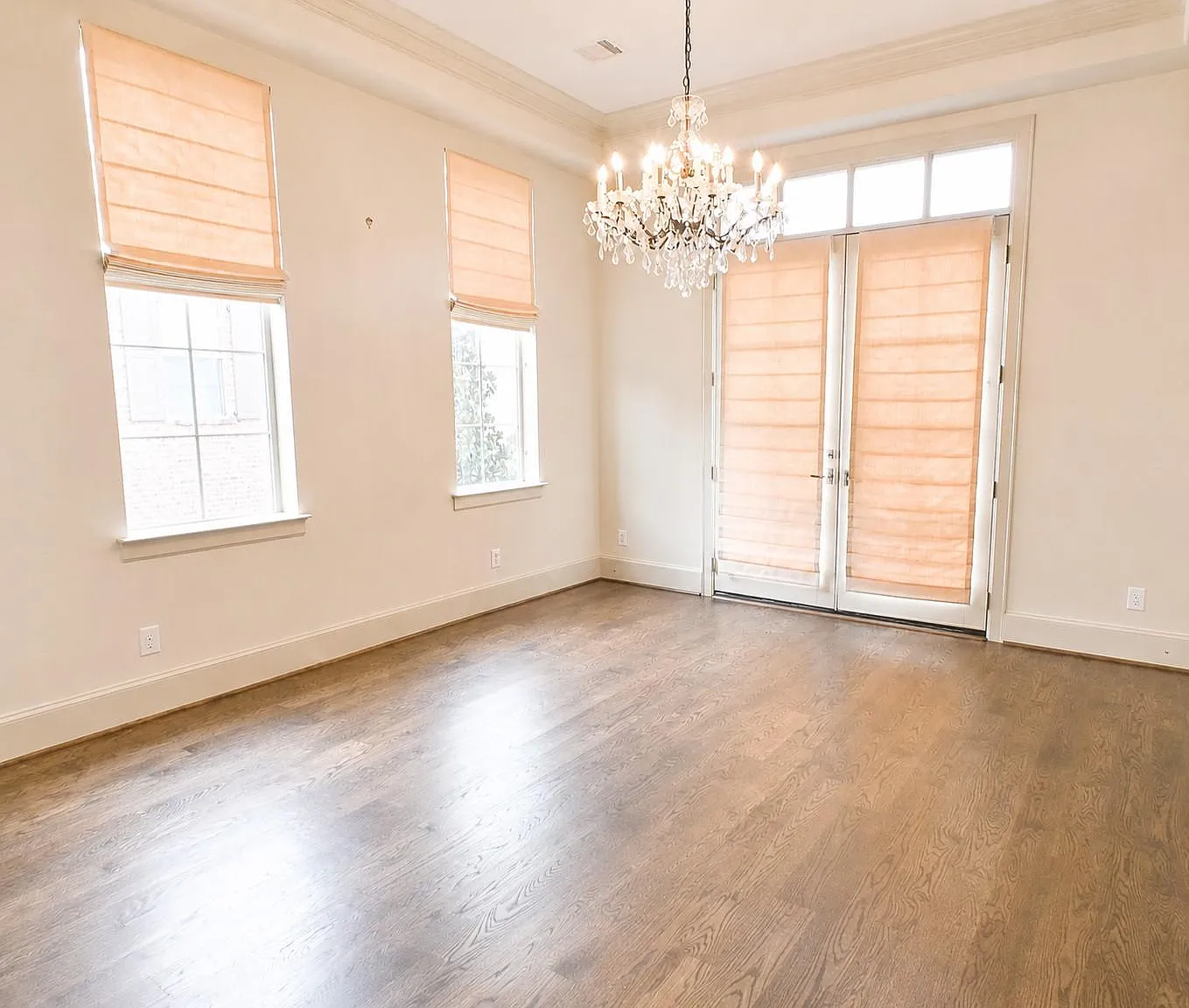 3 bed, 3.5 bath, 2441 sqft, $3,800 — Photo 3