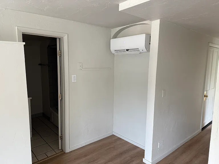 201 Broadway St #4 — Photo 4