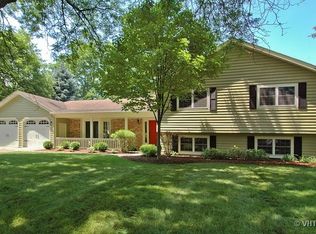 1 Big Oaks Rd, Trout Valley, IL 60013