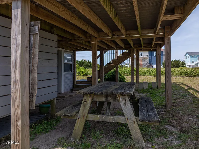 2999 Island Dr — Photo 37