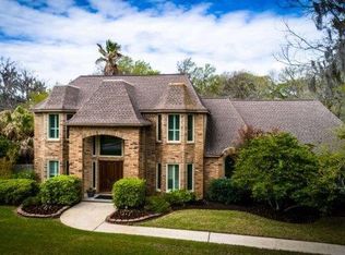 201 Cherrywood Dr, Lake Jackson, TX 77566