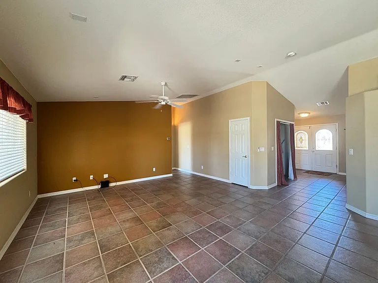 2037 E Desert Palms Dr — Photo 6