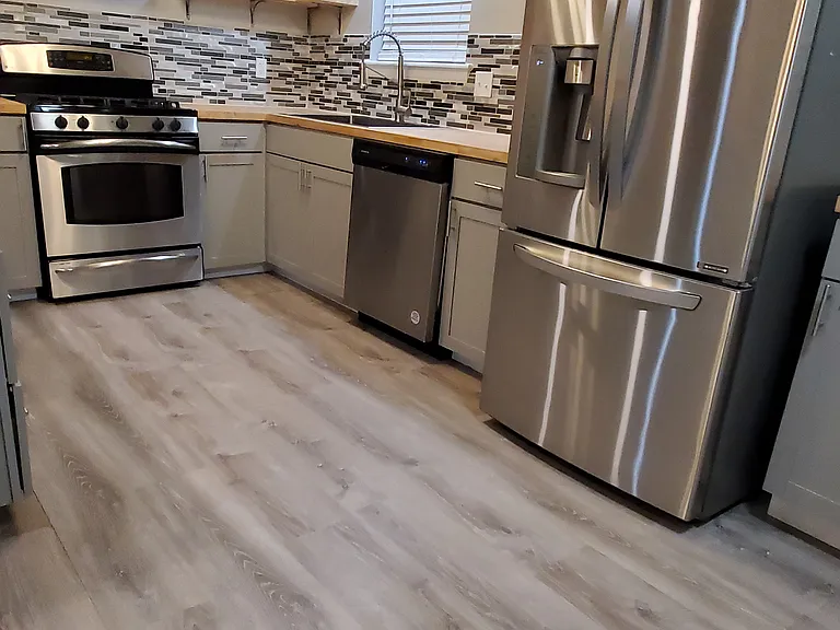 8700 Fulton St — Photo 17