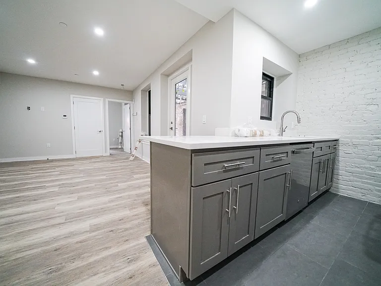 10 Blackwood St #G06 — Photo 1