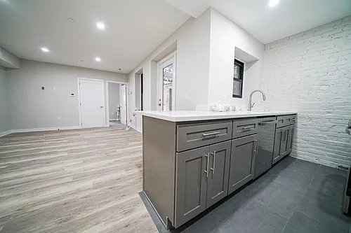 10 Blackwood St Photo 1