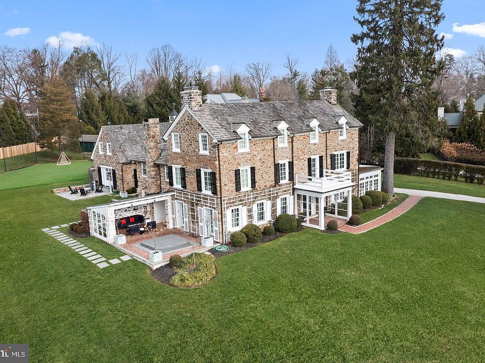 1st image of 658 Brooke Rd