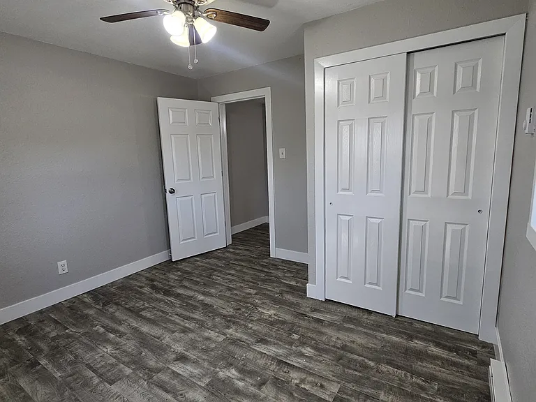 Back Bedroom: 11.3' x 11.3'
