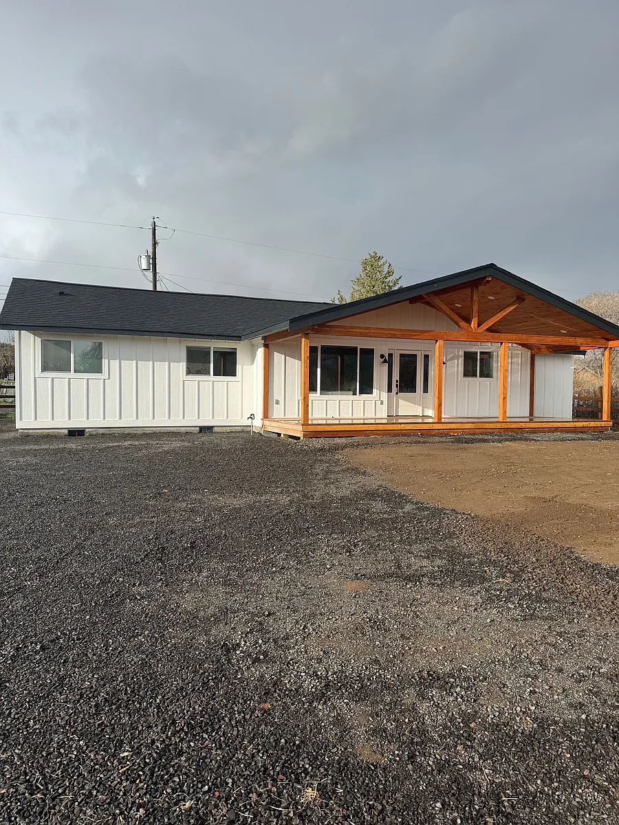 Building Photo - NE Birdsong Ln