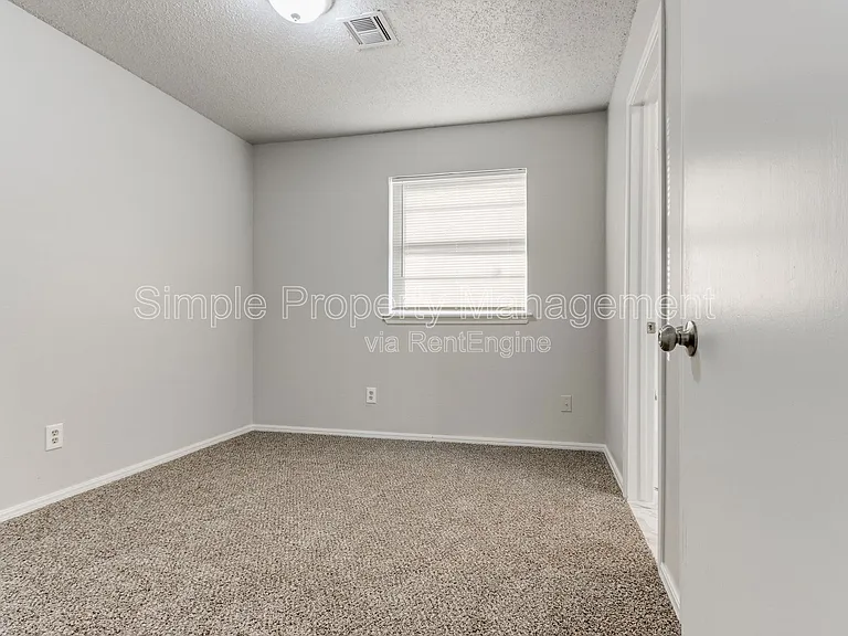 8508 Candlewood Dr — Photo 17