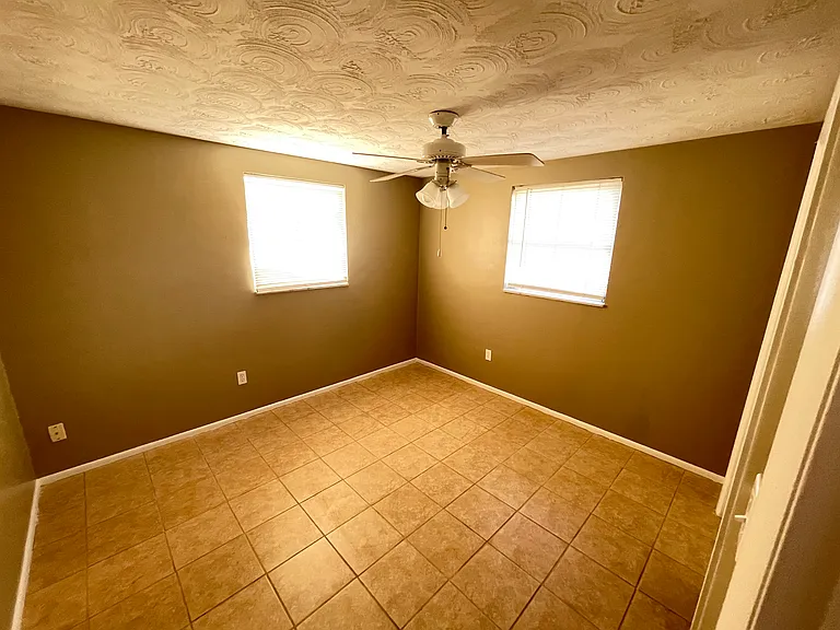3352 Chauncy Rd — Photo 14