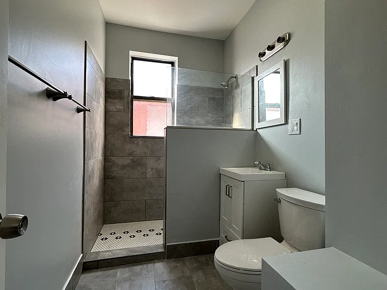 1145 N Sacramento Ave #3 — Photo 7