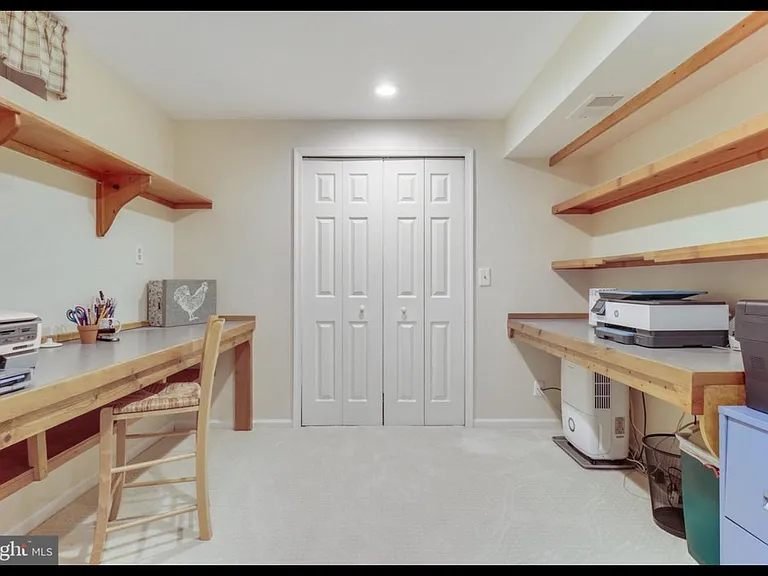 210 Pin Oak Ct — Photo 27