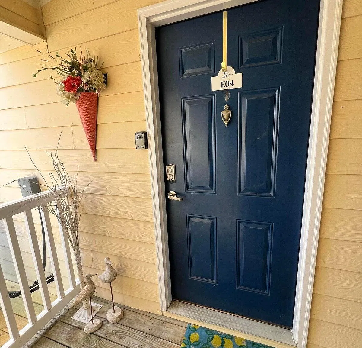2 bed, 2.0 bath, 1200 sqft, $2,700 — Photo 2