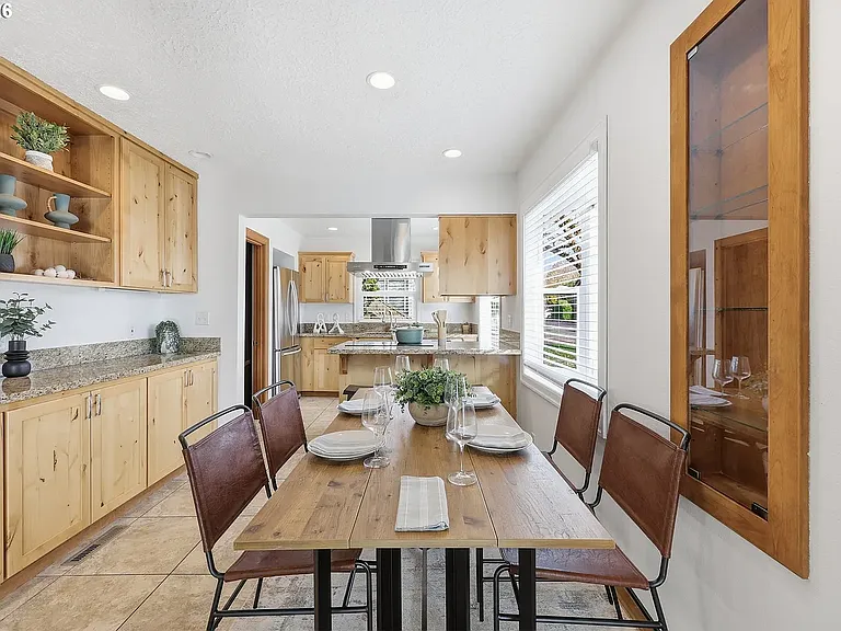415 SE 94th Ave — Photo 12