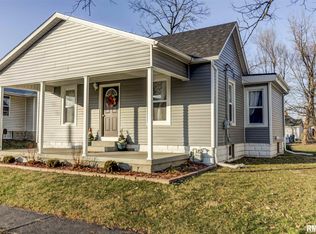 609 W Franklin St, Taylorville, IL 62568