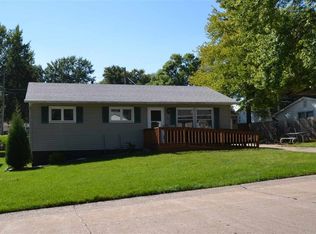 1921 Oak St, Bettendorf, IA