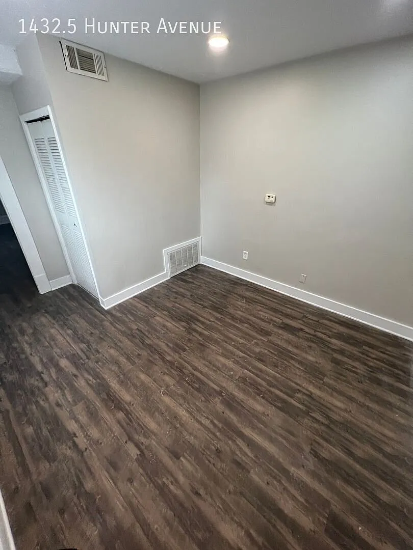 1 Bed 1 Bath Apartment Near OSU Medical — Photo 2