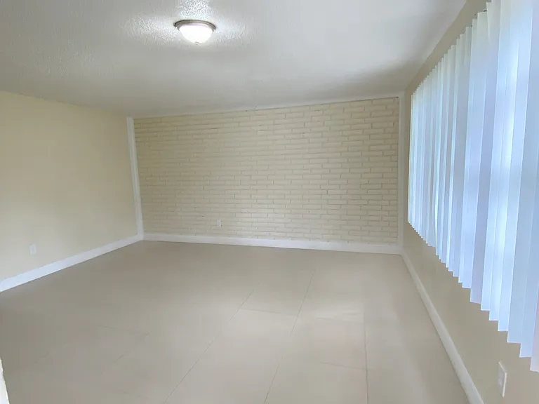 2295 Candlewyck Cir — Photo 5