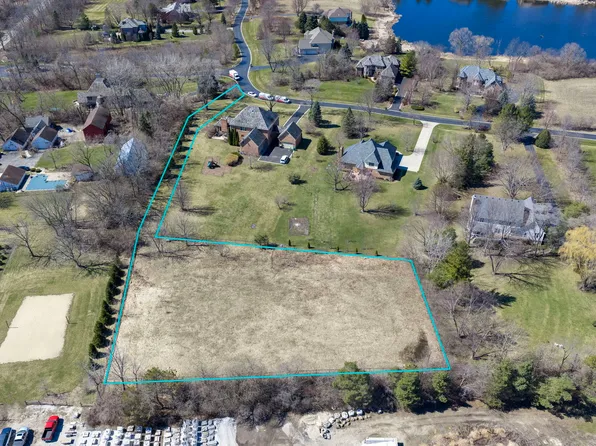 6856 Ellis Dr, Lake Zurich, IL 60047