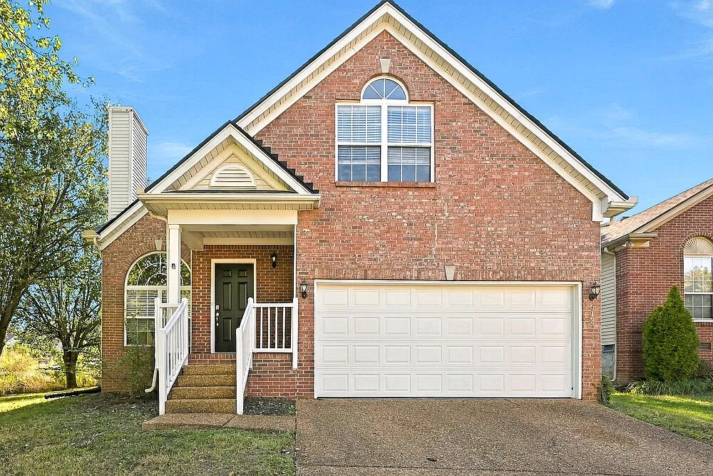 3 bed, 2.0 bath, 1768 sqft, $2,165 — Photo 1