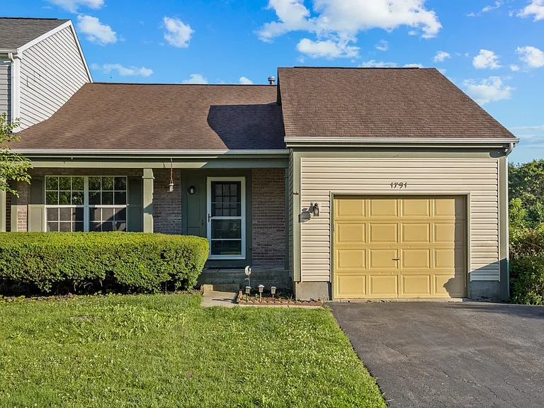 1791 Barnhill Dr — Photo 1
